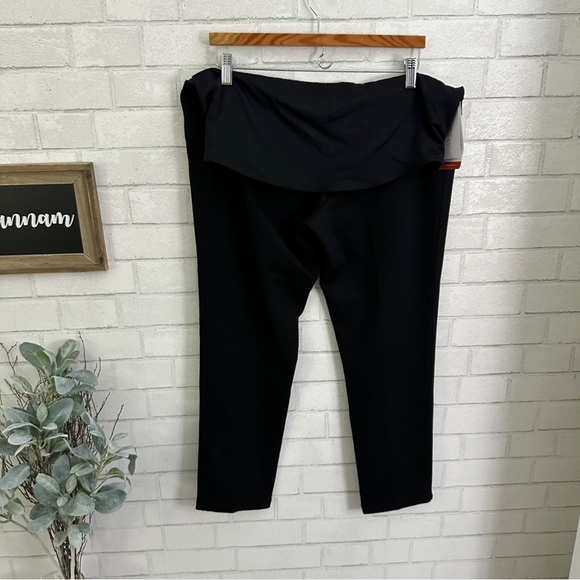 ISABEL Maternity Ponte Black Jegging with Crossover Panel - Picture 4 of 9